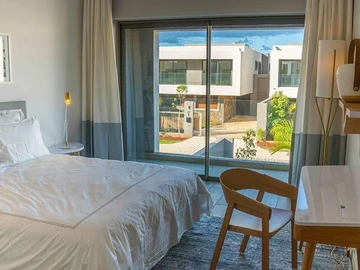 4 Bedroom Villa