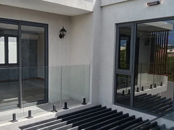 6 Bedroom Villa