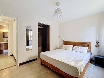 7 Bedroom House