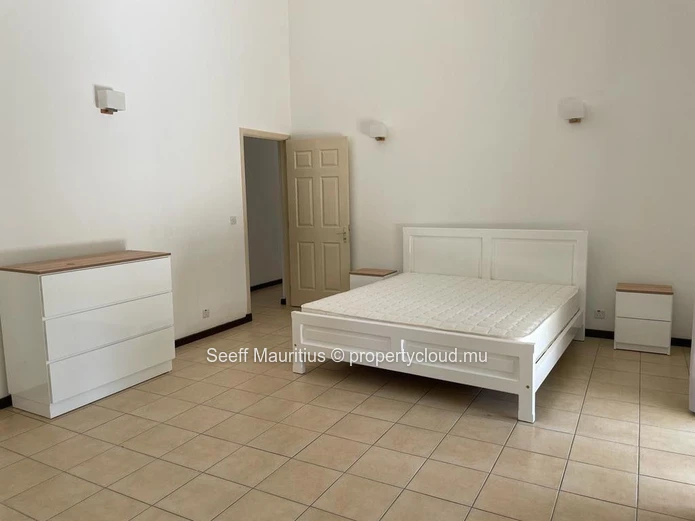 Charmante maison familiale avec jardin, piscine et arbres fruitiers à Roches Noires