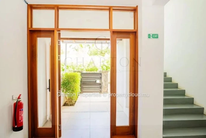 Immeuble de 8 appartements - Une adresse confidentielle à quelques pas de la plage de Trou-aux-Biches