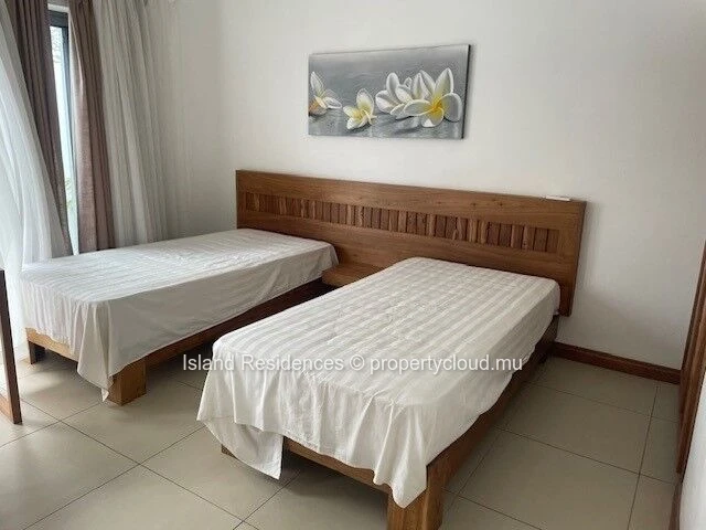 single storey house with 3 bedrooms, pool and parking in a secured residence