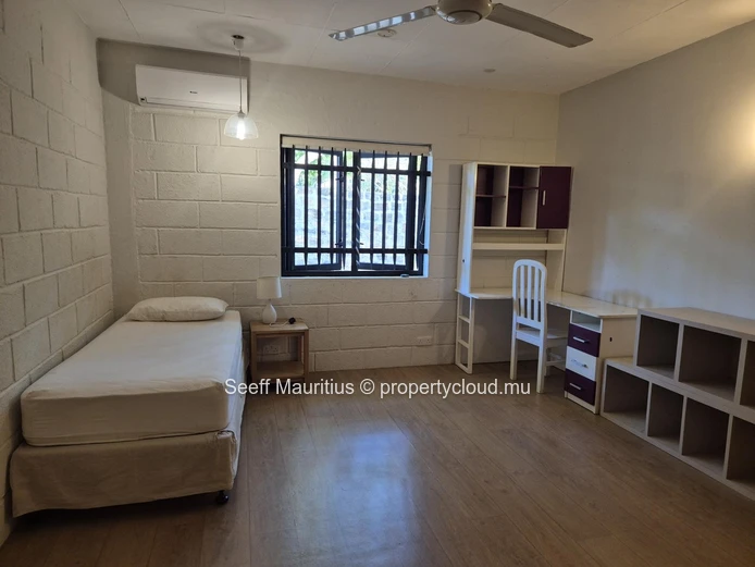 Spacious house in Pereybere
