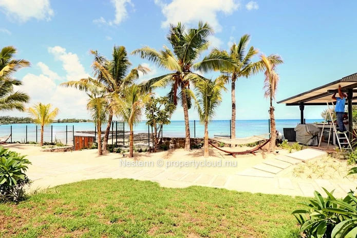Appartement chic de 3 chambres en résidence sécurisée face à la plage