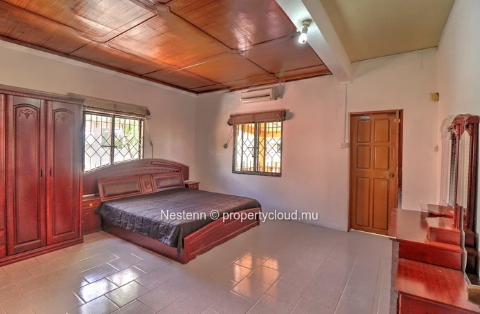 Maison à rénover proche de la plage avec fort potentiel d'investissement locatif.