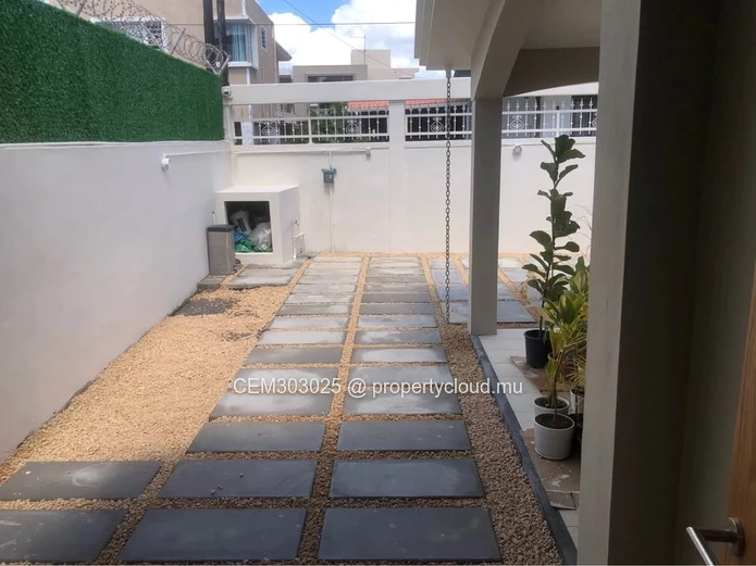 Modern & Secure Family Home For Sale In Rose Hill – Ideal For Extended Living