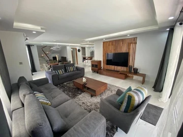 4 Bedroom Villa