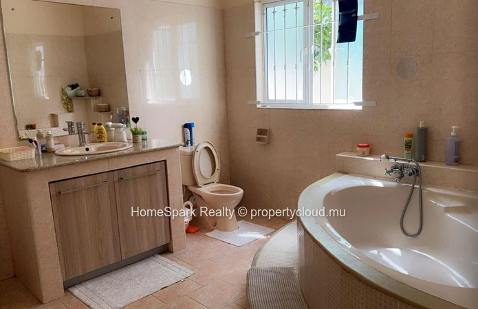 Lovely 4-Bedroom Family Home for Sale 