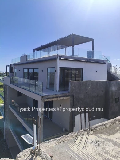 Modern 3-Bedroom Apartment Near Grand Baie – Shared Pool & Prime Location in Sottise – 3 Bedrooms, Shared Pool & Easy...