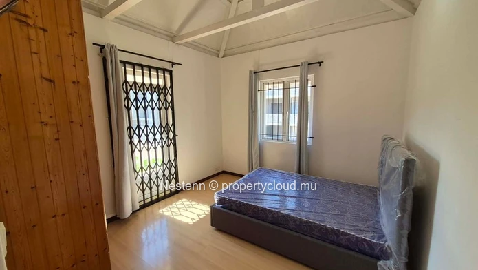Spacious 5-Bedroom Private House for Rent in Flic en Flac – Just 3 Minutes from the Beach