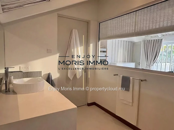 Modern Villa with Swimming Pool – For rent in Calodyne