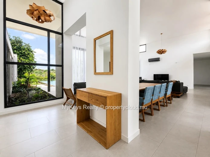 Exceptional 5-Bedroom Villa for Rent - Tamarin