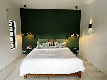 6 Bedroom House