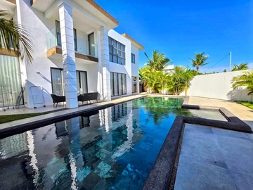 4 Bedroom Villa