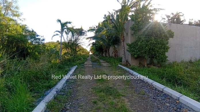 Terrain résidentiel à vendre près de Grand Baie – 4 Arpents