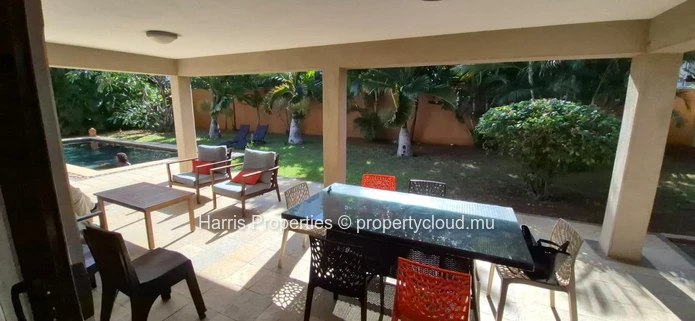 À vendre villa meublée avec studio indépendant à Péreybère (Mandat exclusif)