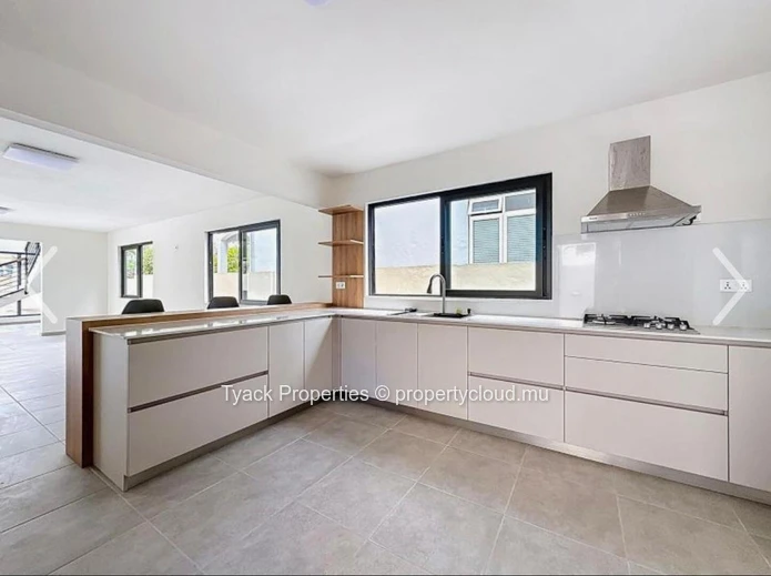 Villa Moderne 3 Chambres avec Piscine à Vendre à Péreybère