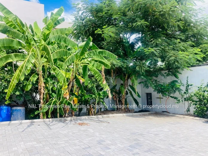 Modern Duplex for Sale in Grand Baie – 3 Bedrooms, Private Pool, and Stunning Views