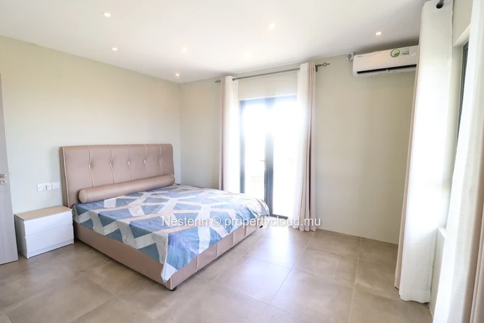 Superbe maison neuve avec piscine privée et vue mer et montagne en résidence sécurisée. 