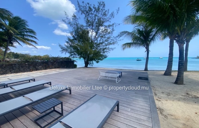Pereybere Beachfront 3BR Apartment