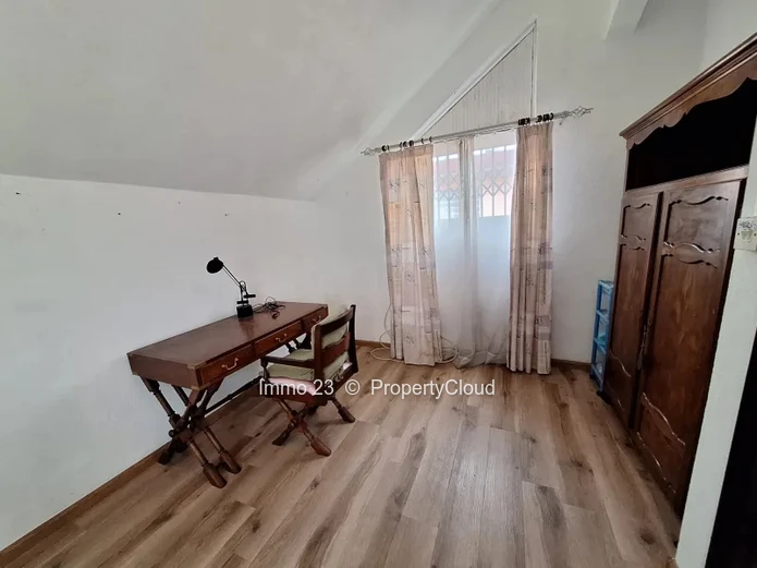 Houses / Villas - 3 bedrooms - Curepipe