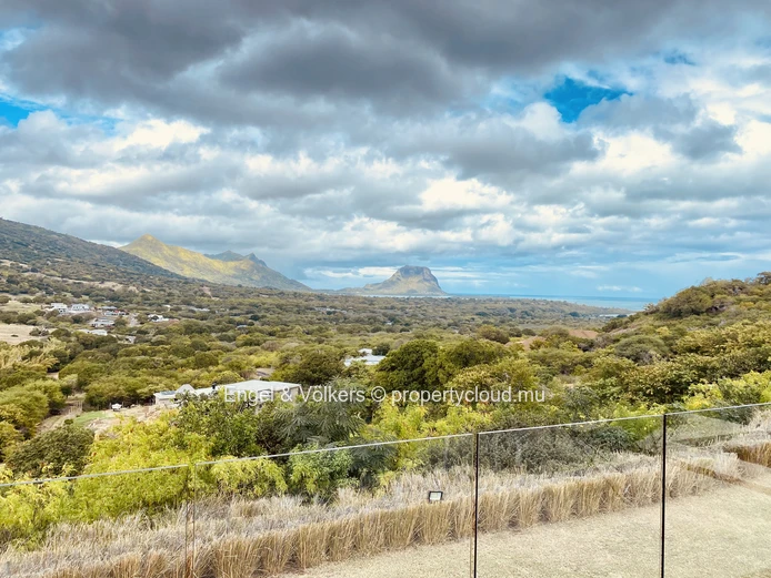 Extraordinary Villa in Petite Riviere Noire