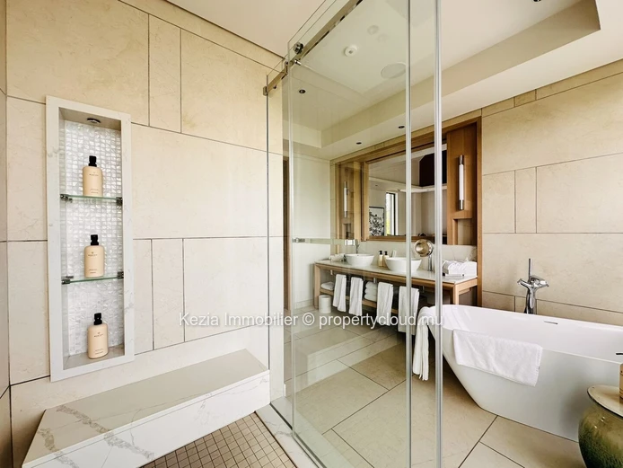 Signature Villa Within An Iconic 5? Beachfront Resort