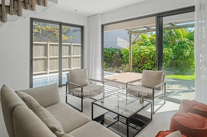 Contemporary Duplex Facing The Barachois