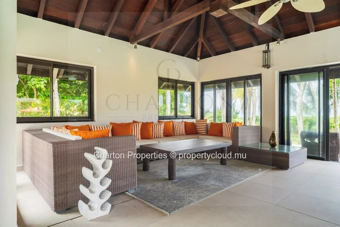 Villa 6 chambres d’exception avec vue panoramique sur le golf et le lagon