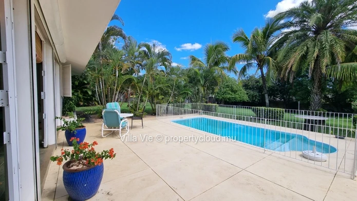 Péreybère - Maison familiale de 3 chambres avec piscine et grand jardin