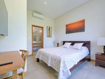 5 Bedroom Villa