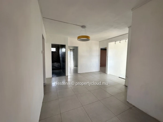  Belle Maison Semi-Meublée dans un Quartier Paisible  
