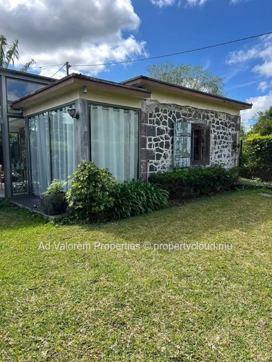 Charmante maison familiale à vendre dans un quartier recherché de Curepipe!