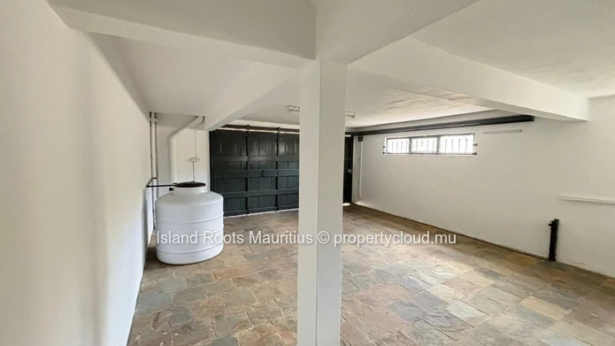 Opportunité d'acquérir une maison de 3 chambres dans un morcellement calme à Flic en Flac.