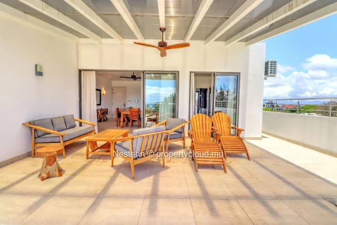 Spacious 3 bedroom penthouse with sea views.