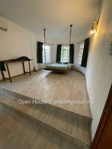 Mauritian Villa in Bain Boeuf, Pereybere - 290m², 8 Bedrooms.