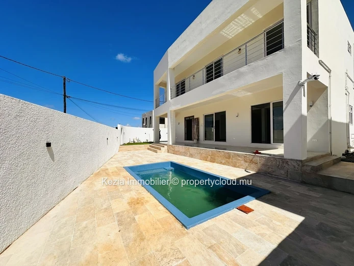 Spacious New Villa In Pereybere
