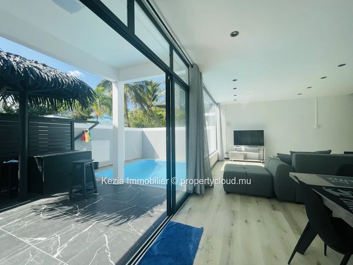 Duplex Contemporain Avec Piscine Privée