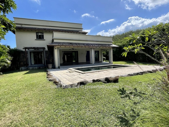 Magnifique villa avec une superbe vue sur les montagnes