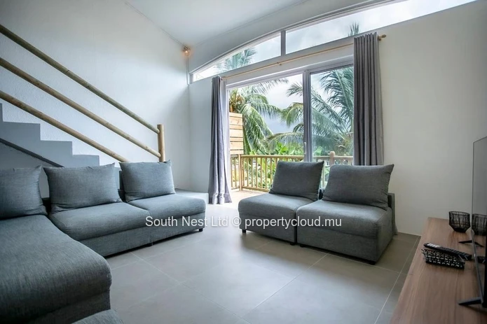 Contemporary 2-Bedroom West Coast Apartment with Panoramic Mountain Views