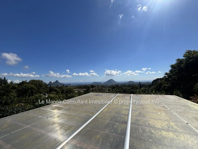 Villa meublée 4 chambres avec piscine à louer à Floréal