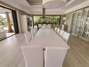 5 Bedroom Villa