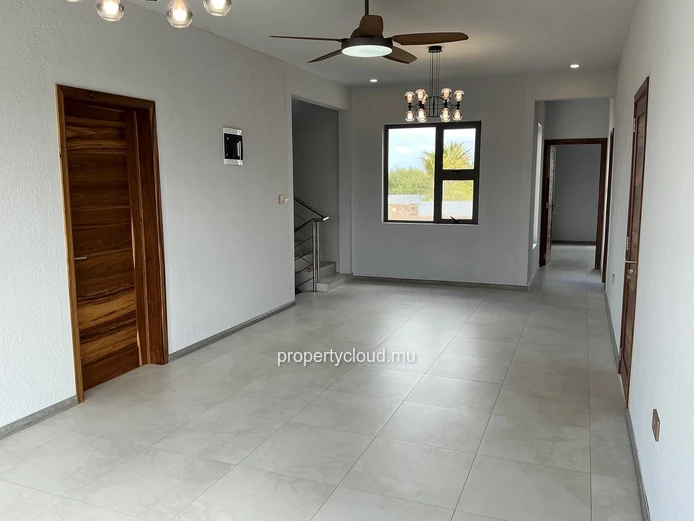 Villa Contemporaine 2026 de 270 m² sur 9.5 Perches | Rooftop Vue Montagne & Piscine Privée | Proche Balaclava & 7 km ...