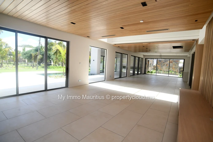 Villa d’Exception dans un Domaine Résidentiel Exclusif en Bord de Mer