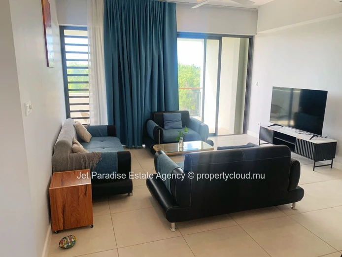  Modern Fully Furnished Apartment - Close to Amenities