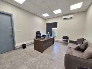 Bureau de 5 Chambres