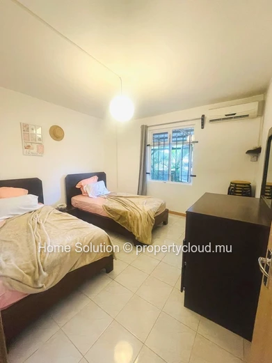 3-Bedroom Ground-Floor Apartment with Terrace and Garage Near Péreybère Beach
