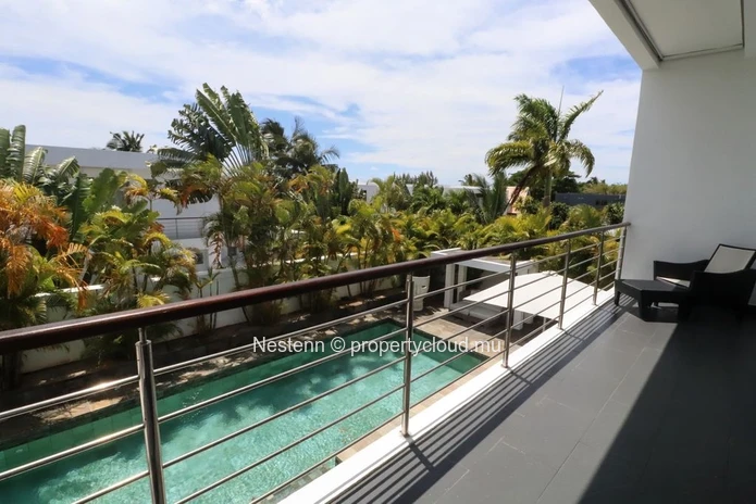 Villa luxueuse pieds dans l'eau avec acces direct a la plage