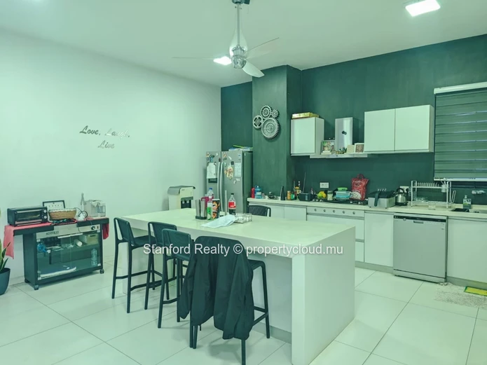 Spacious 4-Bedroom Villa for Rent in a Secure Gated Community - Bagatelle