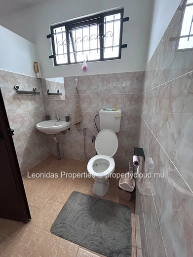 2 bedrooms house 